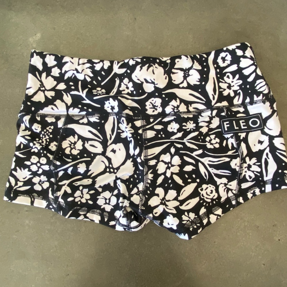 Fleo Shorts